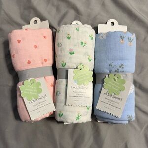 Cloud island muslin blankets bundle